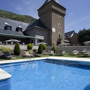 Hotel De, Arties